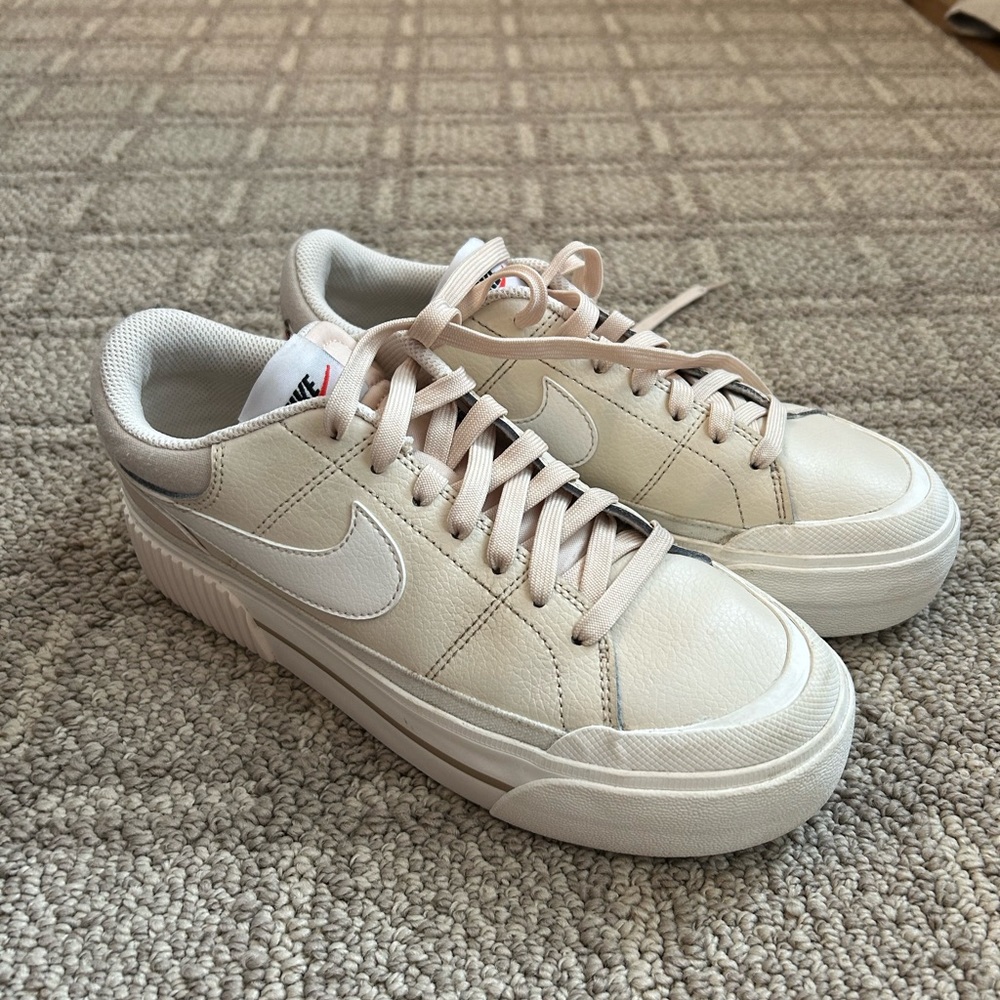 NIKE Court Legacy Lift Womens Shoes